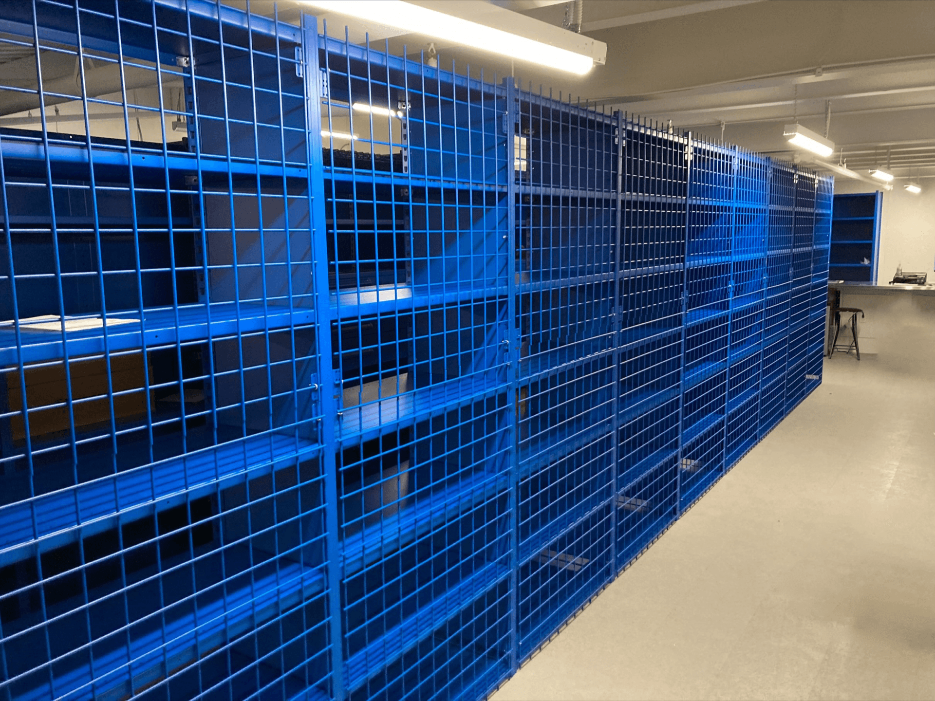 Mesh shelving installation